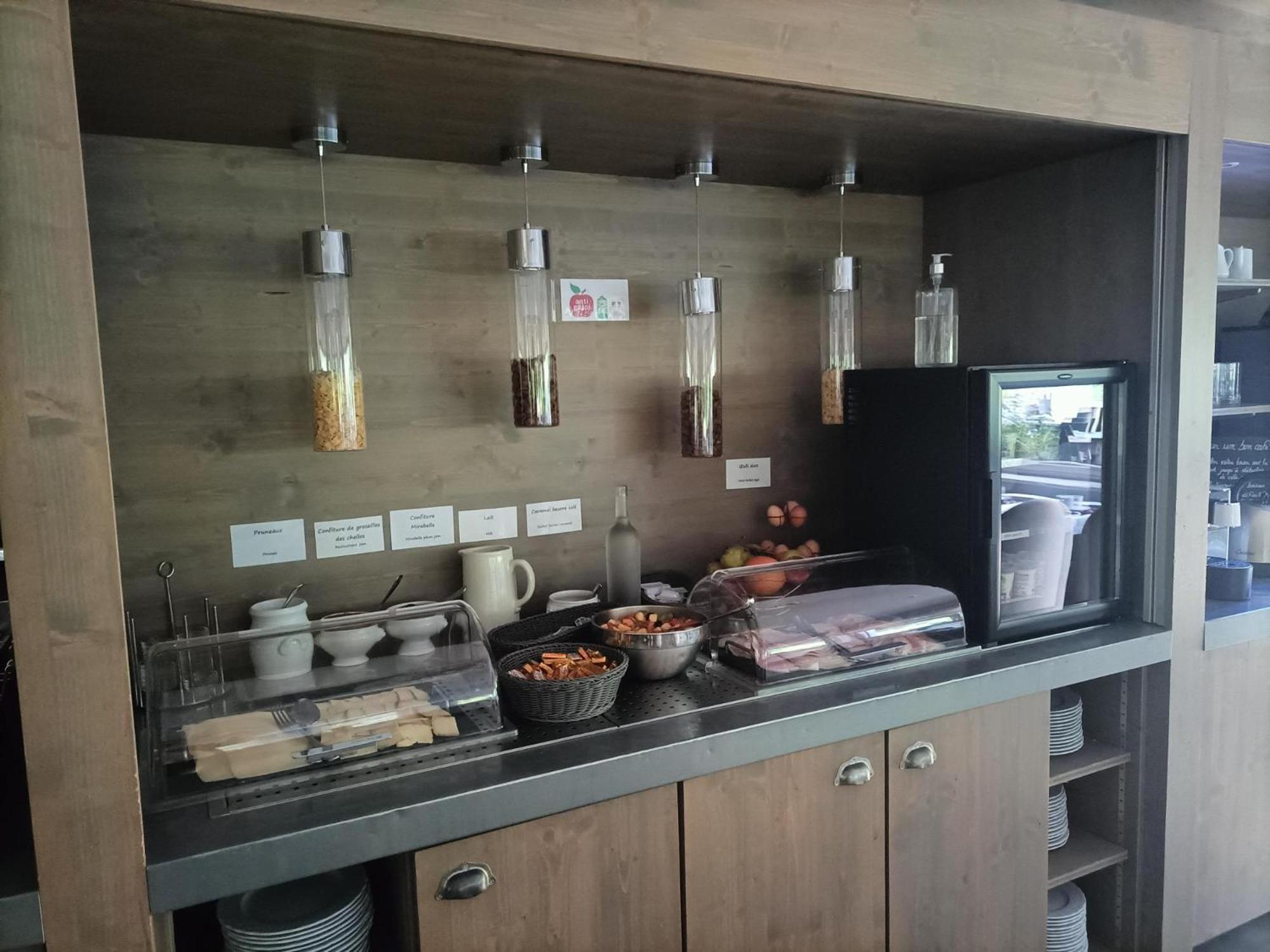 Logis La Residence Le Val-dʼAjol Exterior foto