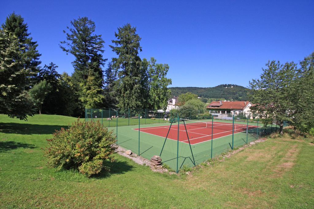 Logis La Residence Le Val-dʼAjol Exterior foto